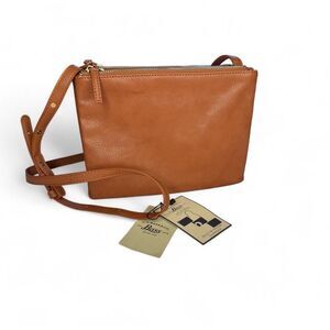 G.H. Bass & Co. Trio Crossbody Bag Clutch Small Light Brown Adjustable Strap NWT